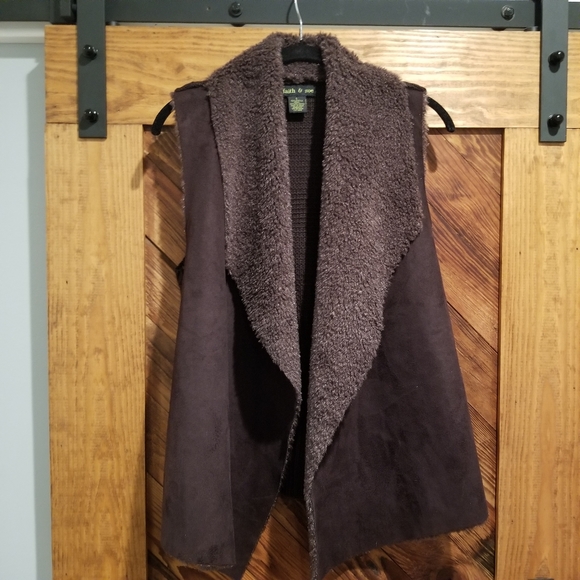 vest - Picture 8 of 8